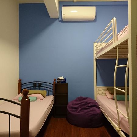 Moon Eleven Hostel Near Klia & Klia2 Szepang Kültér fotó