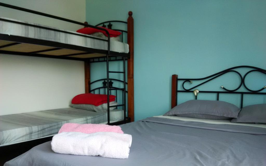 Moon Eleven Hostel Near Klia & Klia2 Szepang Kültér fotó
