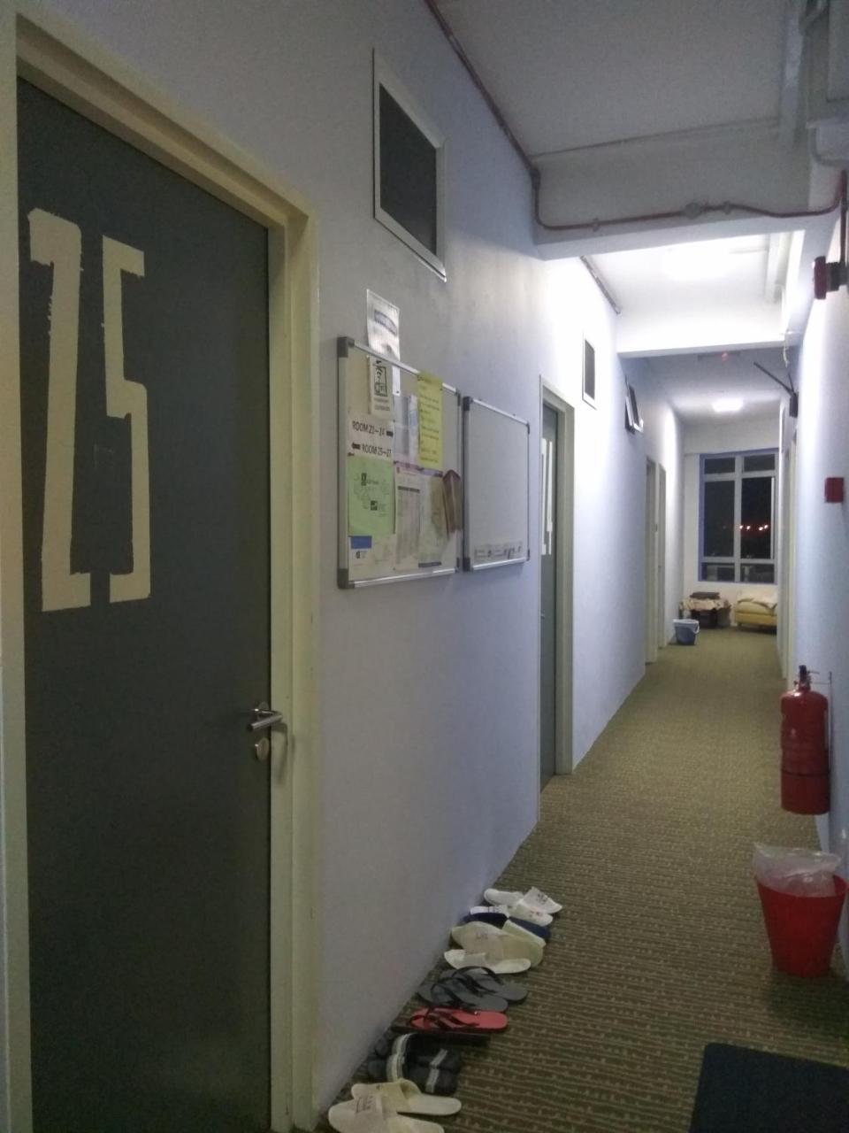 Moon Eleven Hostel Near Klia & Klia2 Szepang Kültér fotó